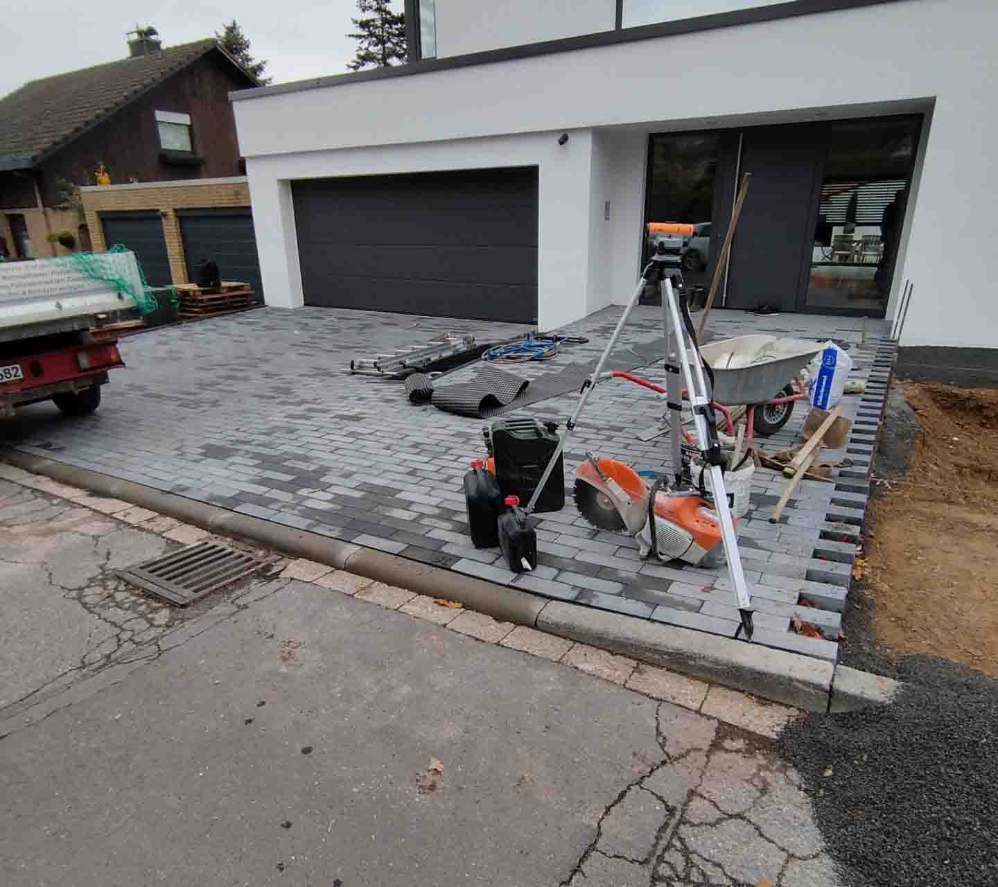 YUKO - Einfahrt-und Terrassenbau